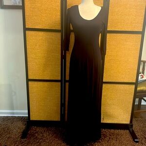 Calvin Klein Elegant scoop neck Black 3/4 sleeve Maxi Dress - Size 6